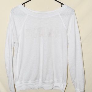white abercrombie and fitch logo top size m